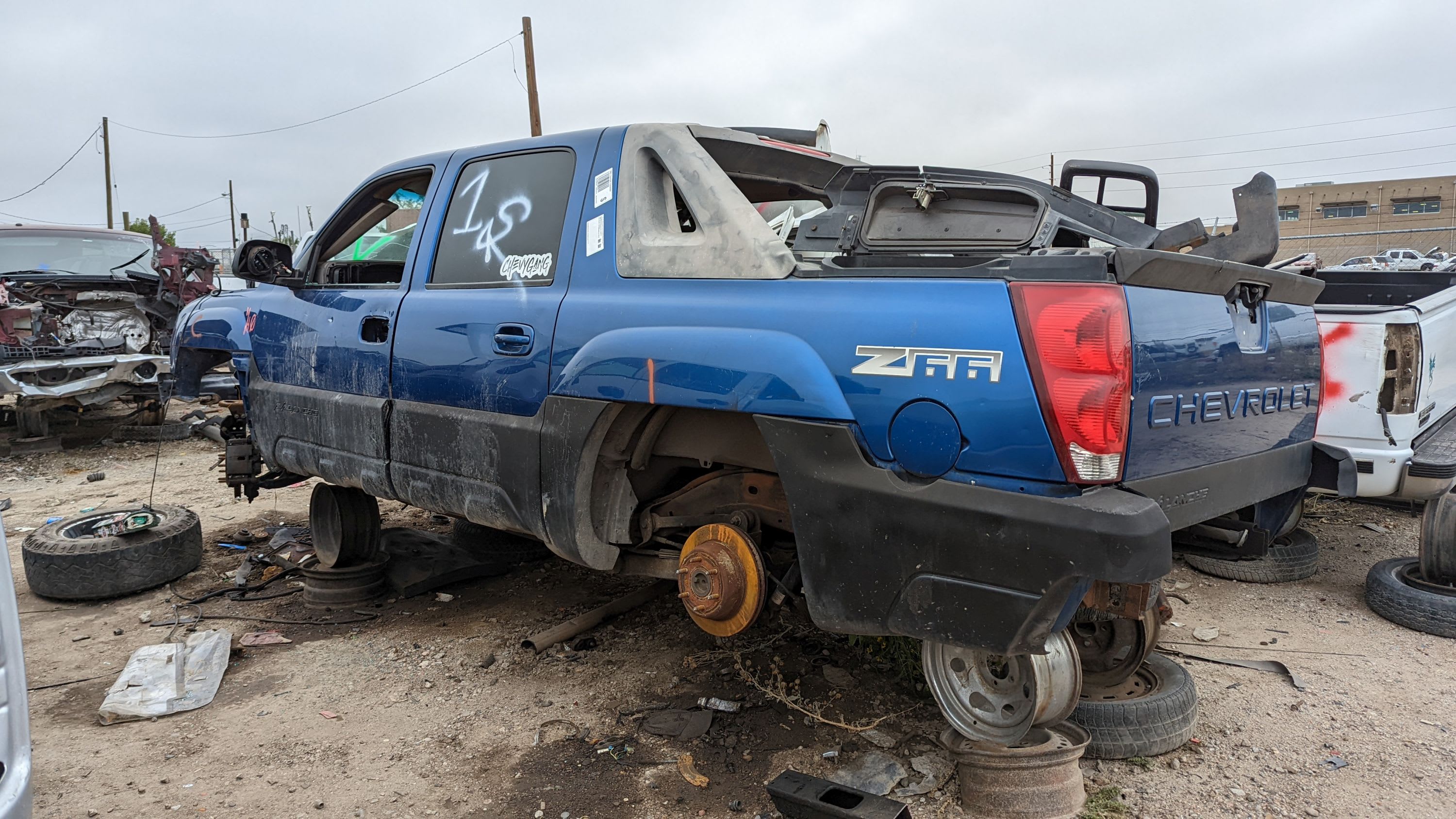 Junkyard Gem: 2006 Chevrolet Avalanche Z66 - Autoblog